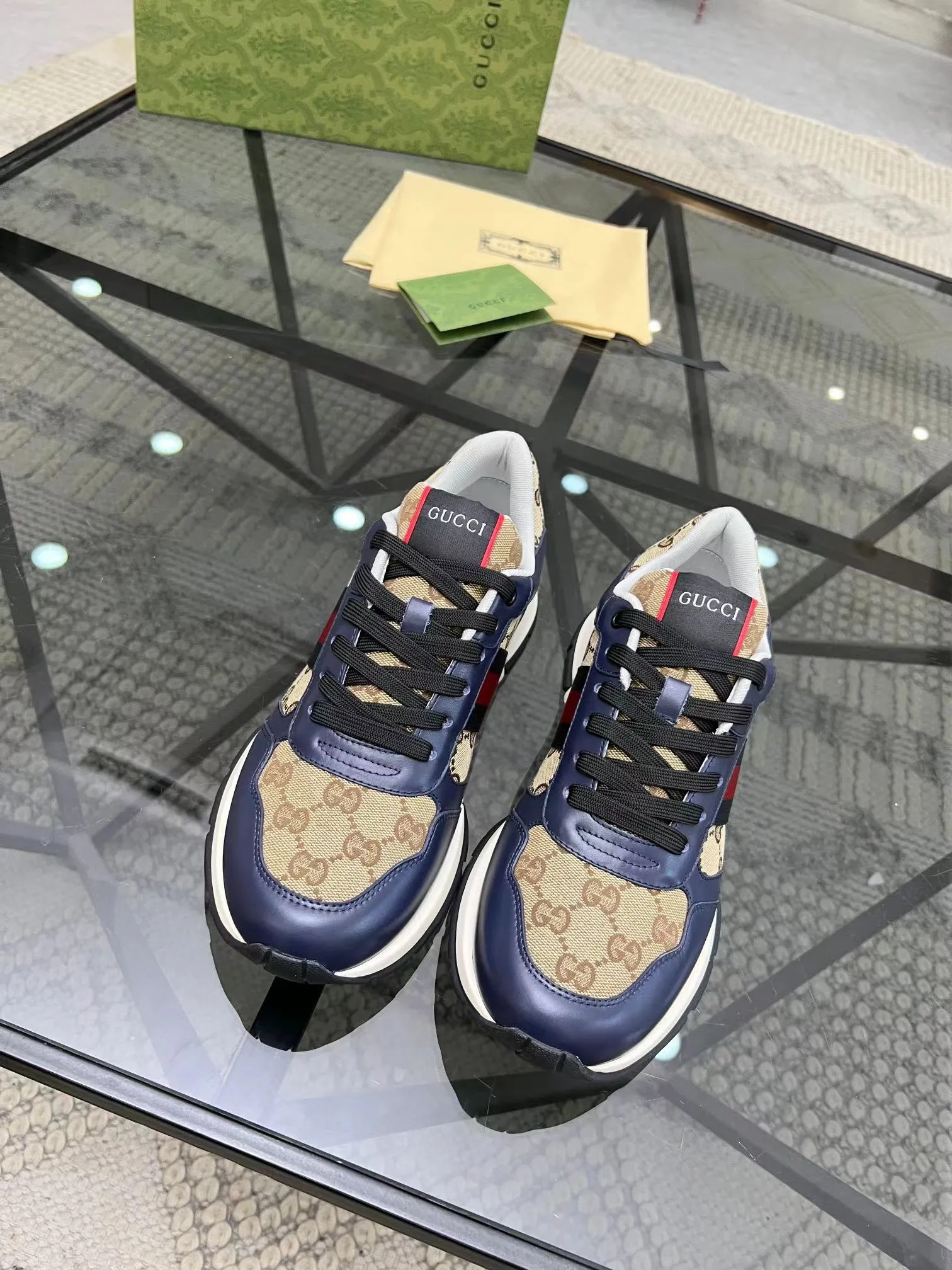 Men's Men's Shoes 💰440 [New Style] 🎍🎍New Style Gucci - Men's Shoes GUCCI [Lightning] The latest shoes are shipped. Original quality, fashionable, made of special materials, sheepskin lining, brand new packaging. The foot feels super comfortable and the workmanship is impeccable. Size: 38-45